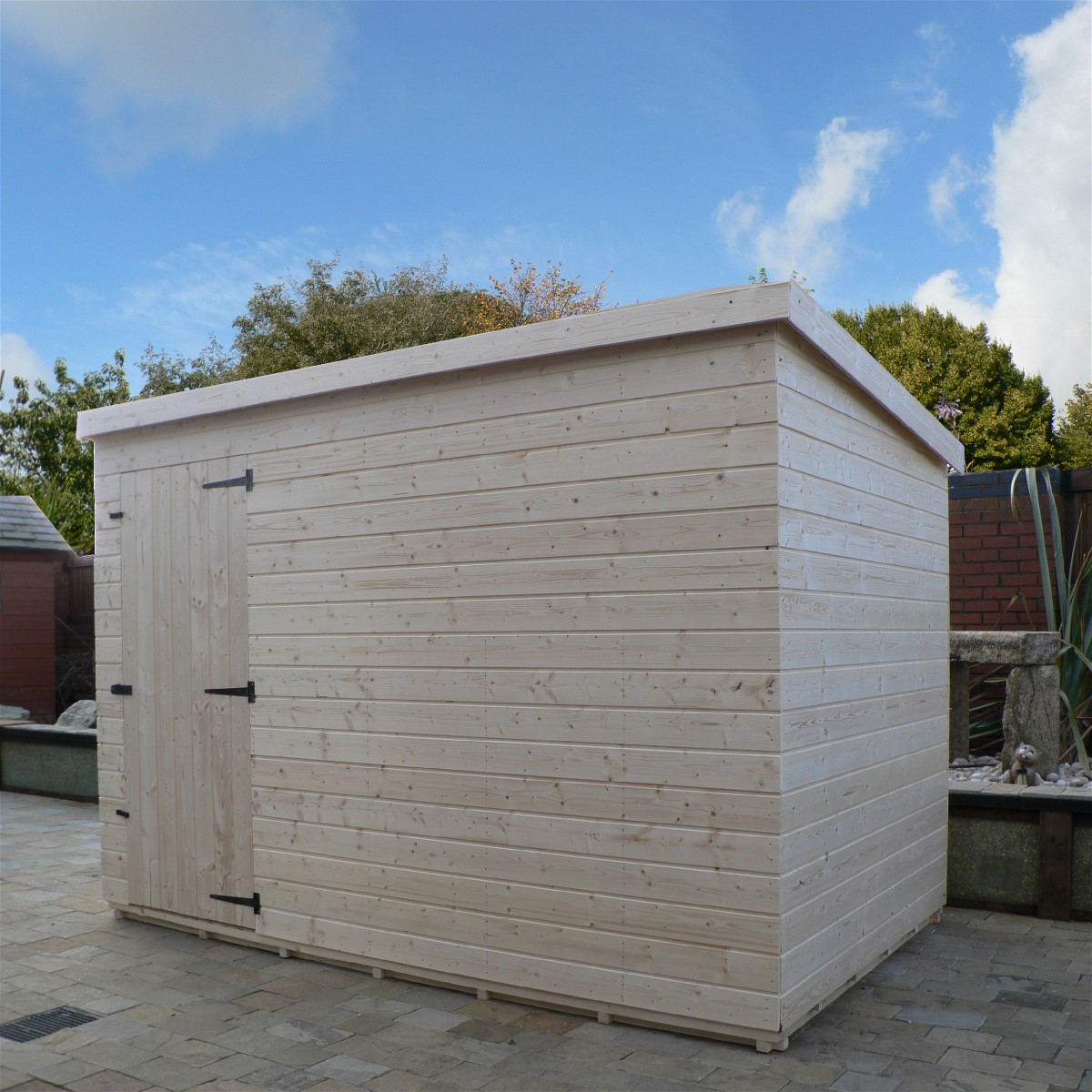 Large-windowless-shed