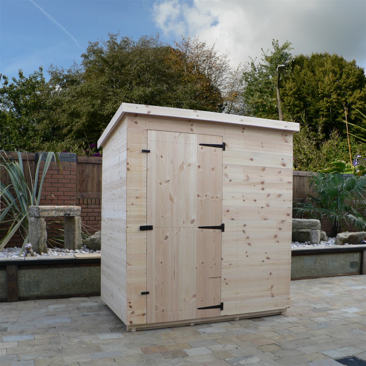 Small-windowless-shed